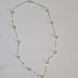 14k Gold Simplistic And Elegant Pearl Necklace 18 Inches